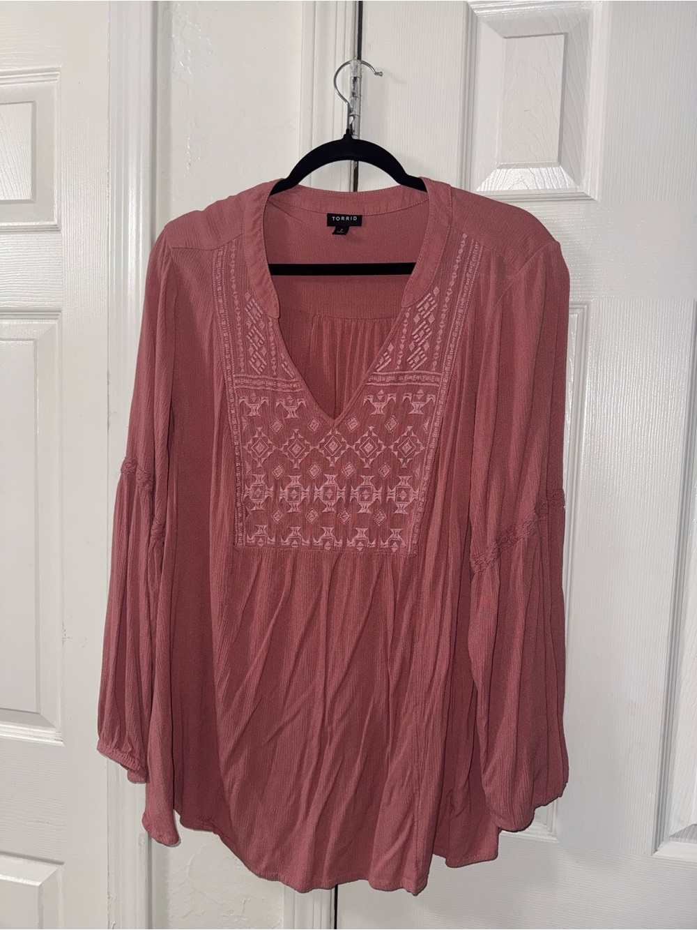 torrid dusty rose embroidered V-neck peasant tunic
